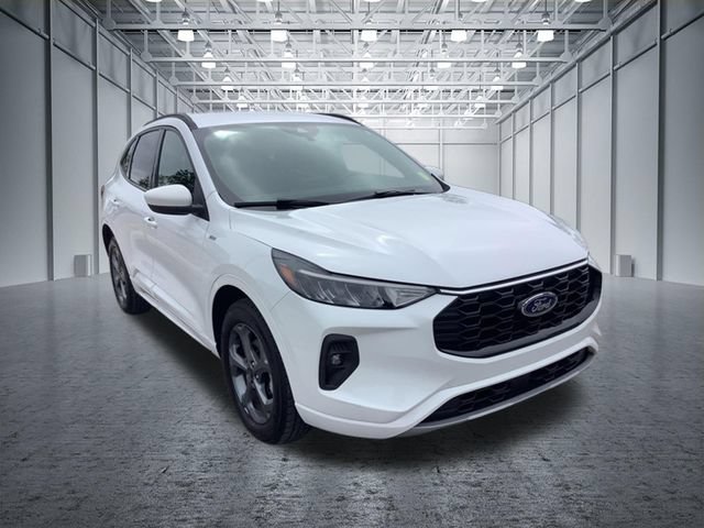 Used 2023 Ford Escape ST-Line Select AWD/4WD image 3