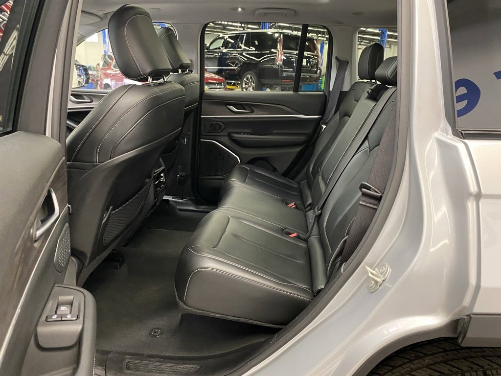 Used 2023 Jeep Grand Cherokee 4WD 4xe image 28