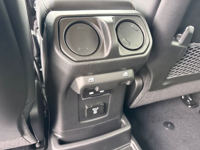 New 2026 Jeep Wrangler Unlimited Sahara AWD/4WD image 13