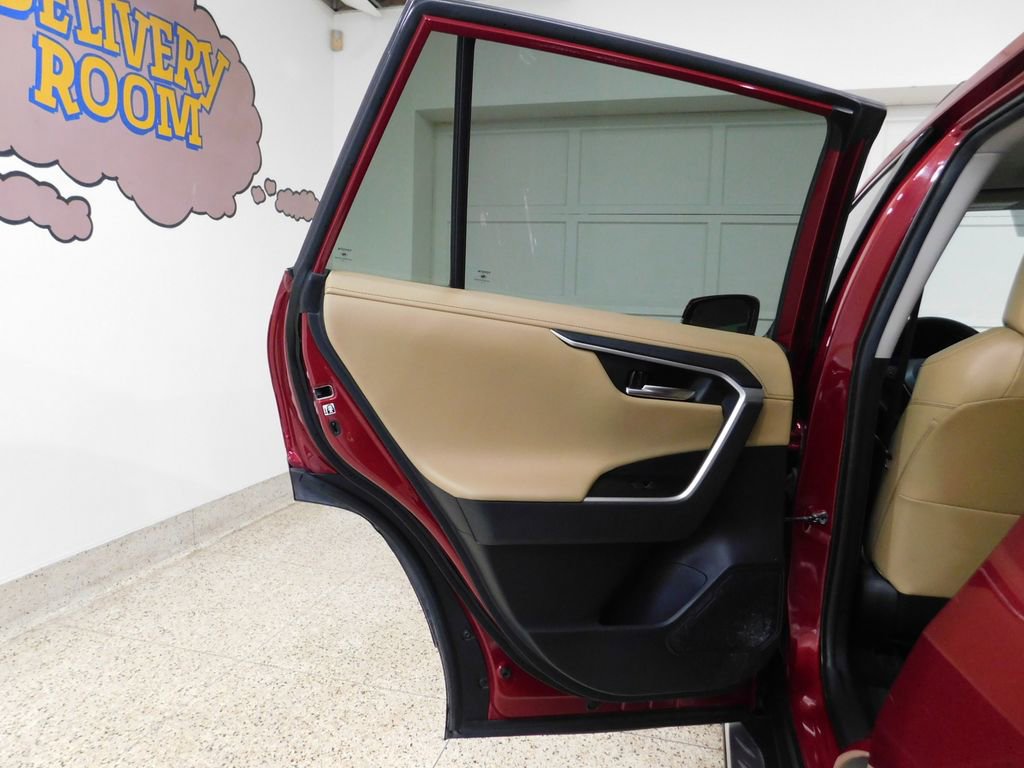 Used 2020 Toyota RAV4 Limited w/ Carpet Mat Package image 65