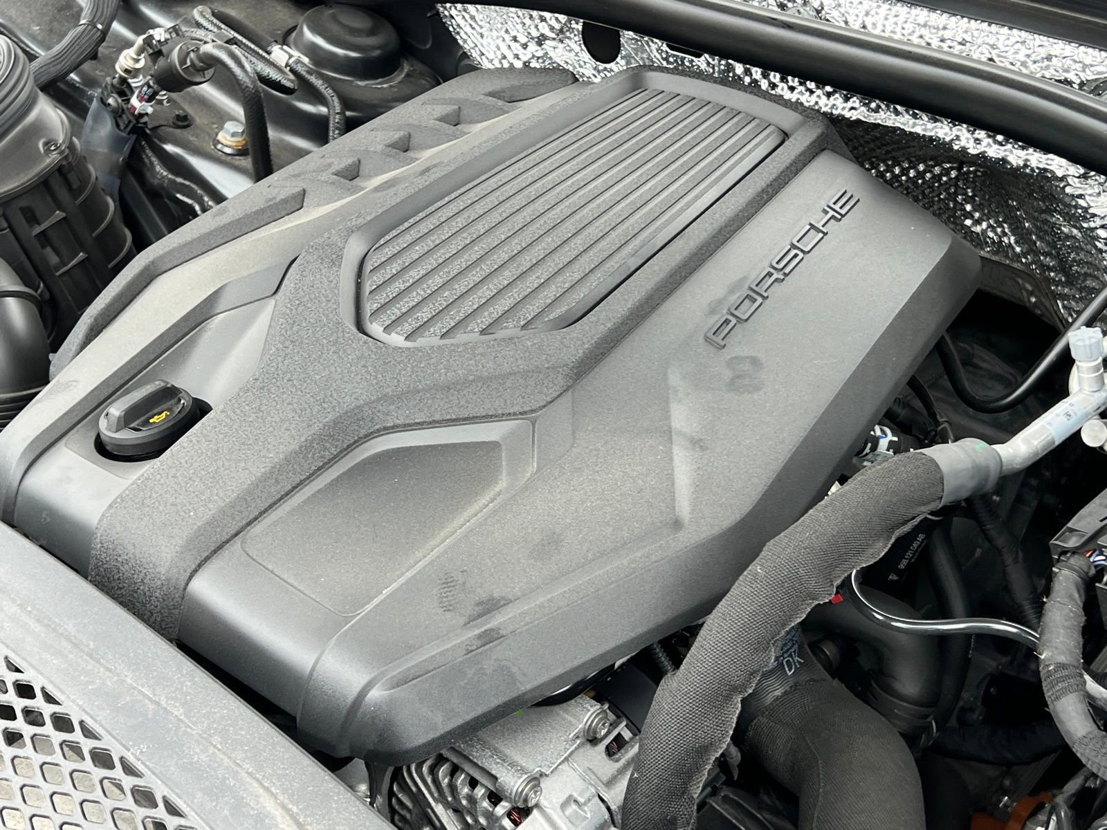 Certified 2025 Porsche Macan image 35