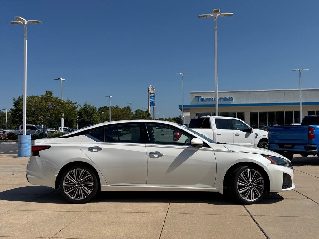 Used 2024 Nissan Altima 2.5 SL FWD image 5