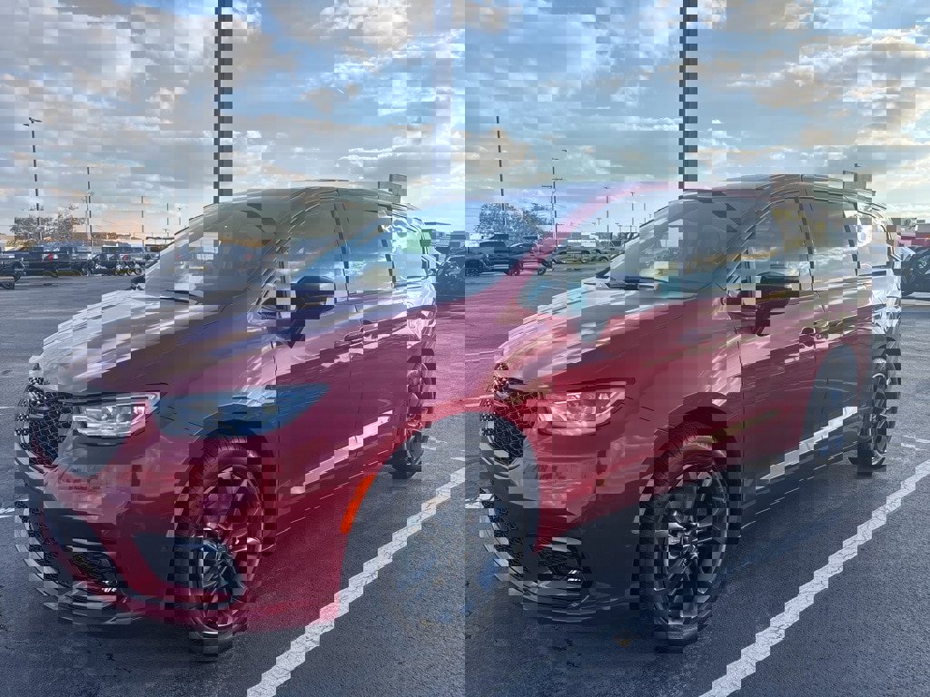 New 2026 Chrysler Pacifica Select