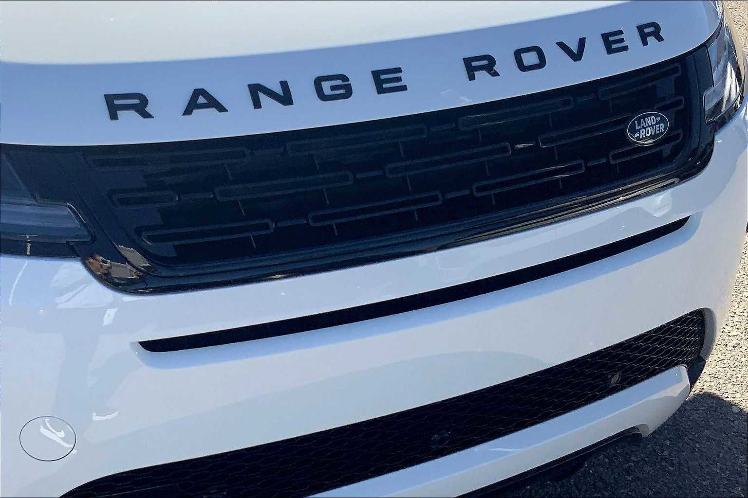 Used 2025 Land Rover Range Rover Evoque Dynamic SE image 28