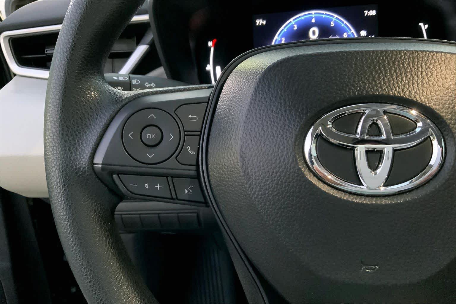 Used 2026 Toyota Corolla LE FWD image 21