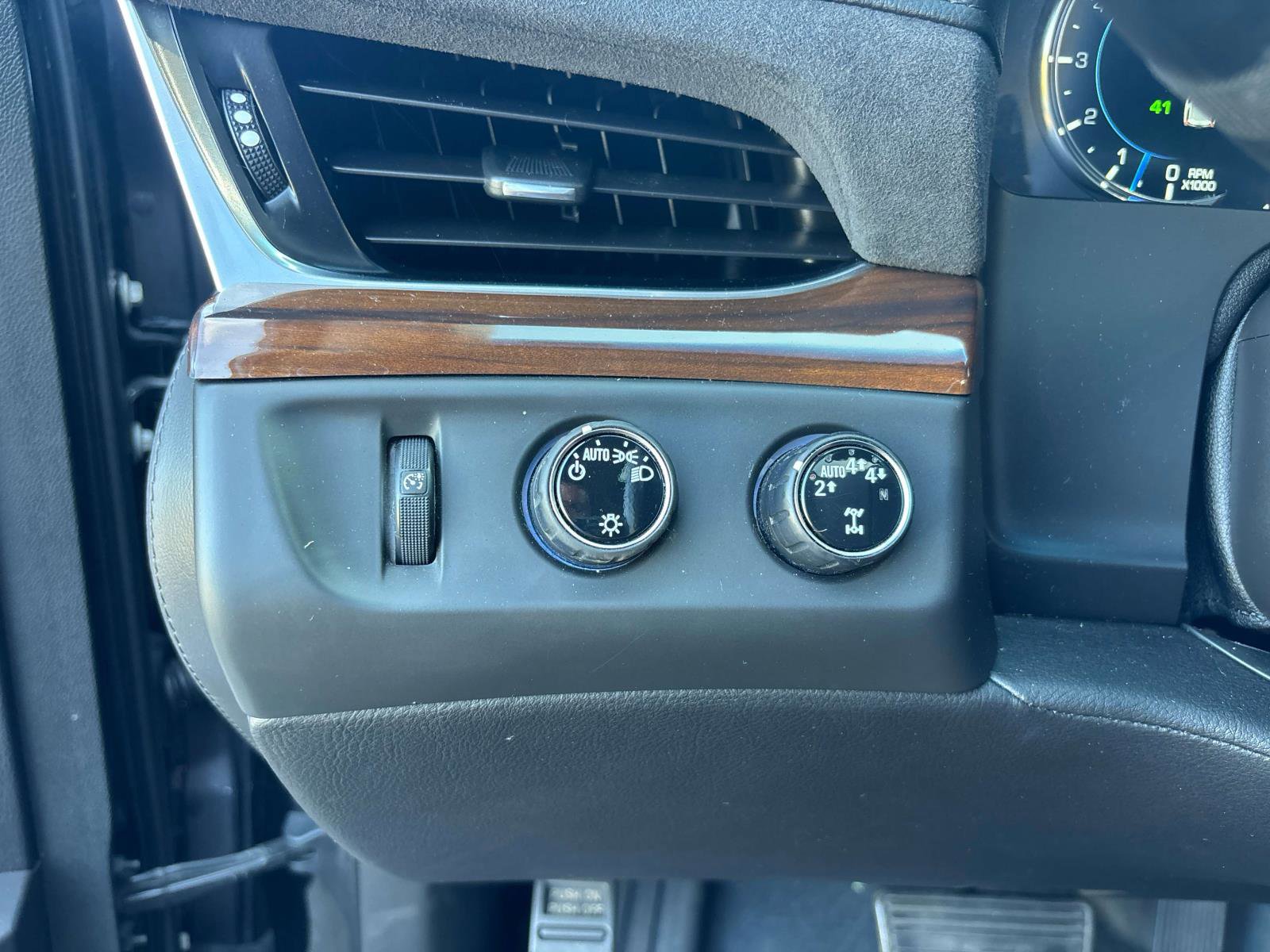 Used 2020 Cadillac Escalade ESV Luxury image 19