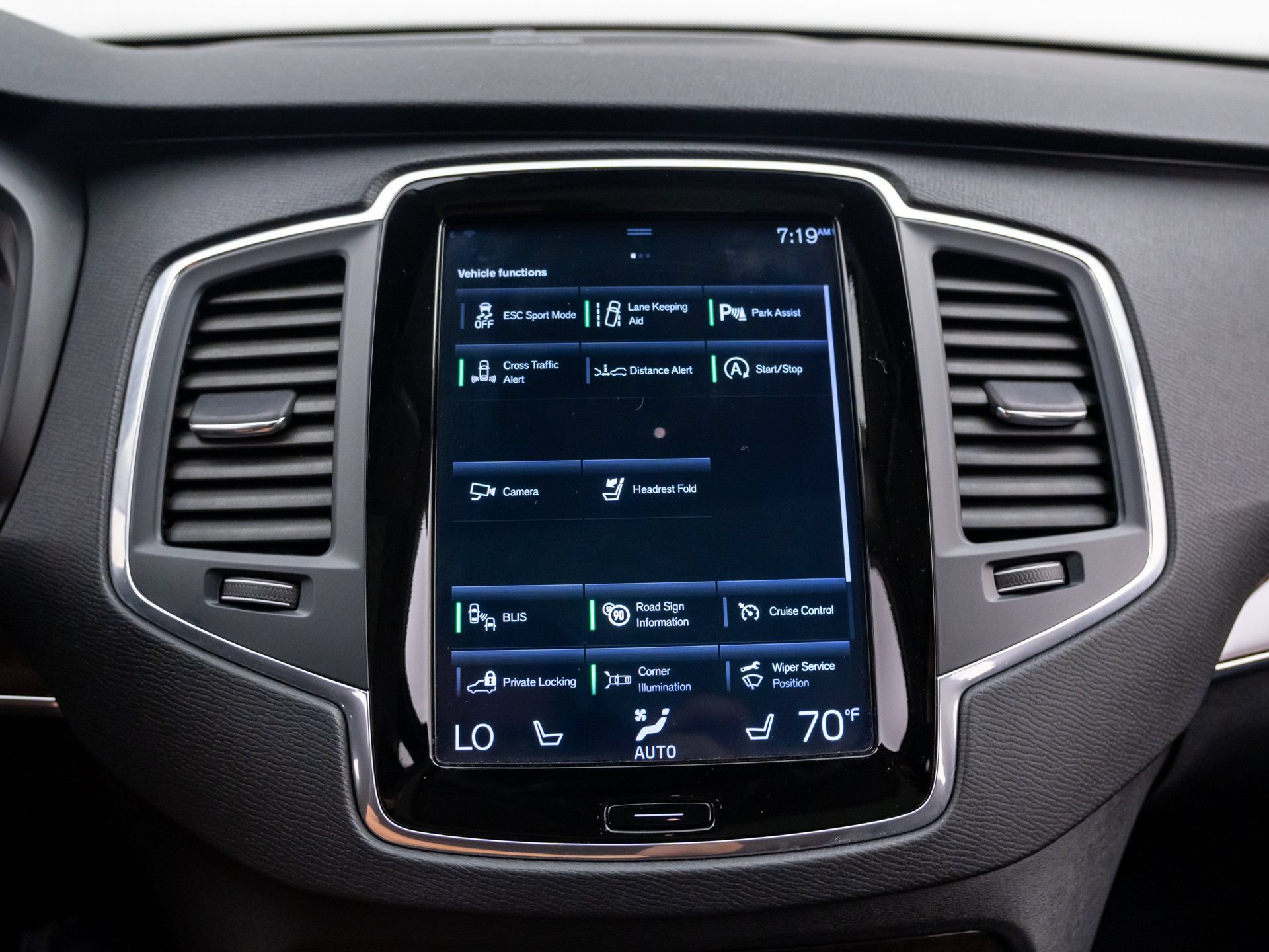 Used 2019 Volvo XC90 T5 Momentum w/ Multimedia Package AWD/4WD image 25