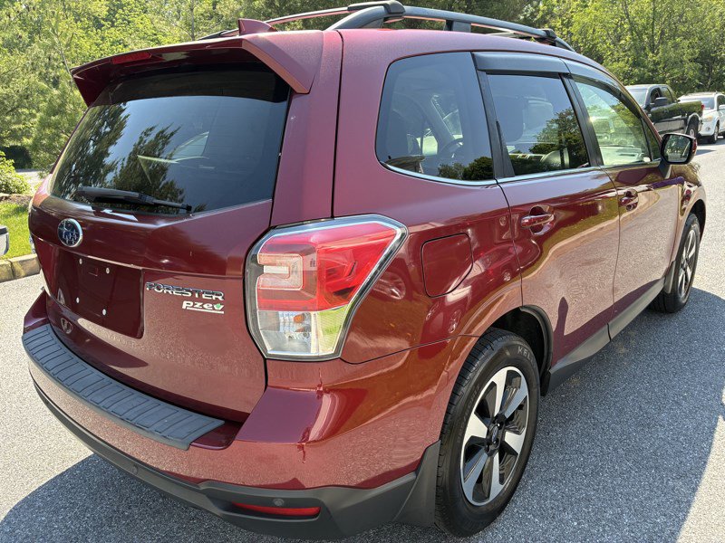 Used 2017 Subaru Forester 2.5i Limited AWD/4WD image 4