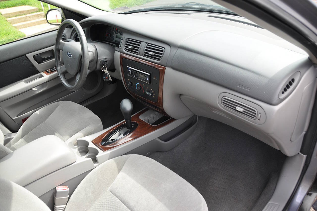 Used 2006 Ford Taurus SEL FWD image 21