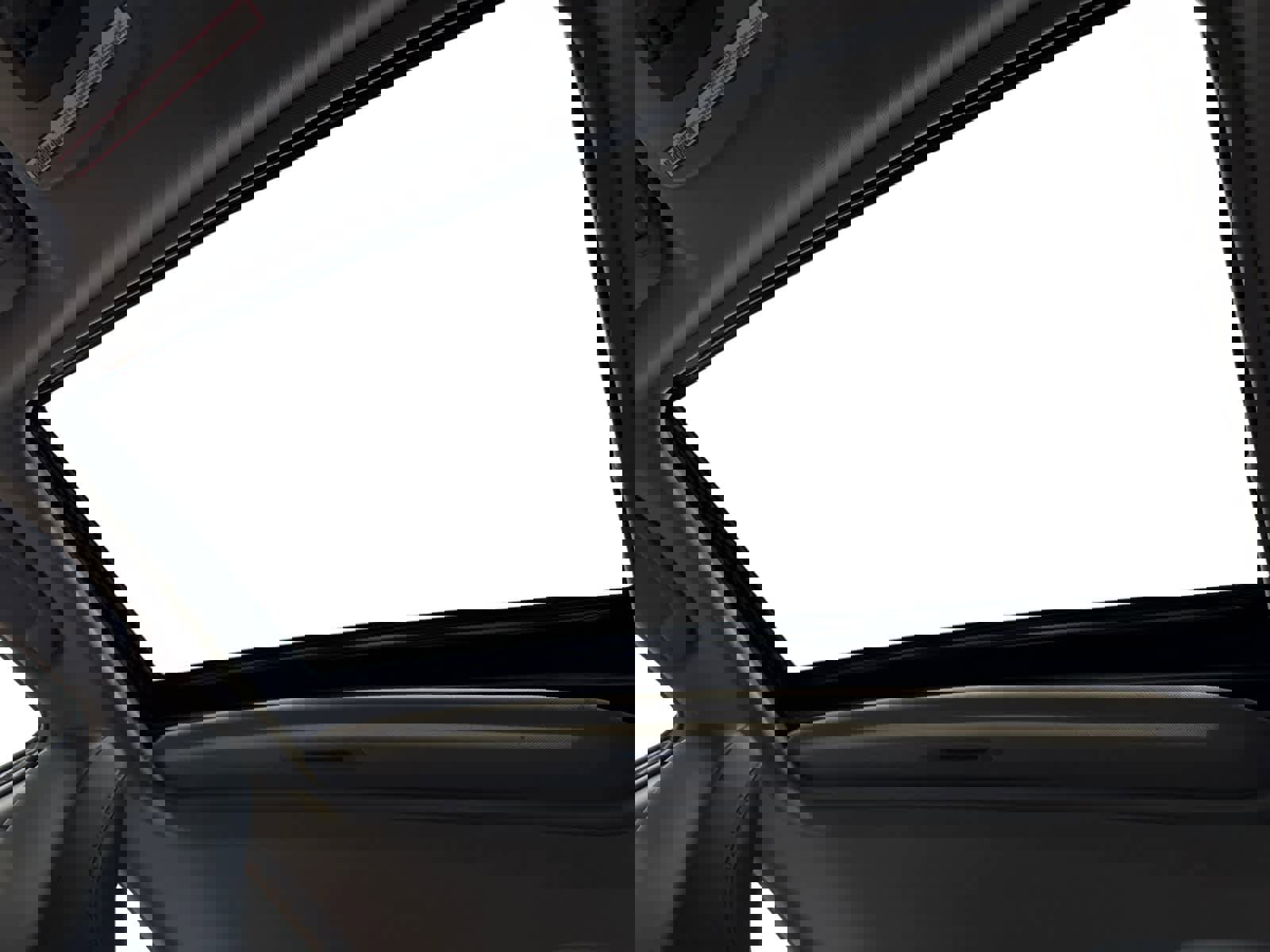 Used 2020 Toyota Camry XLE image 3