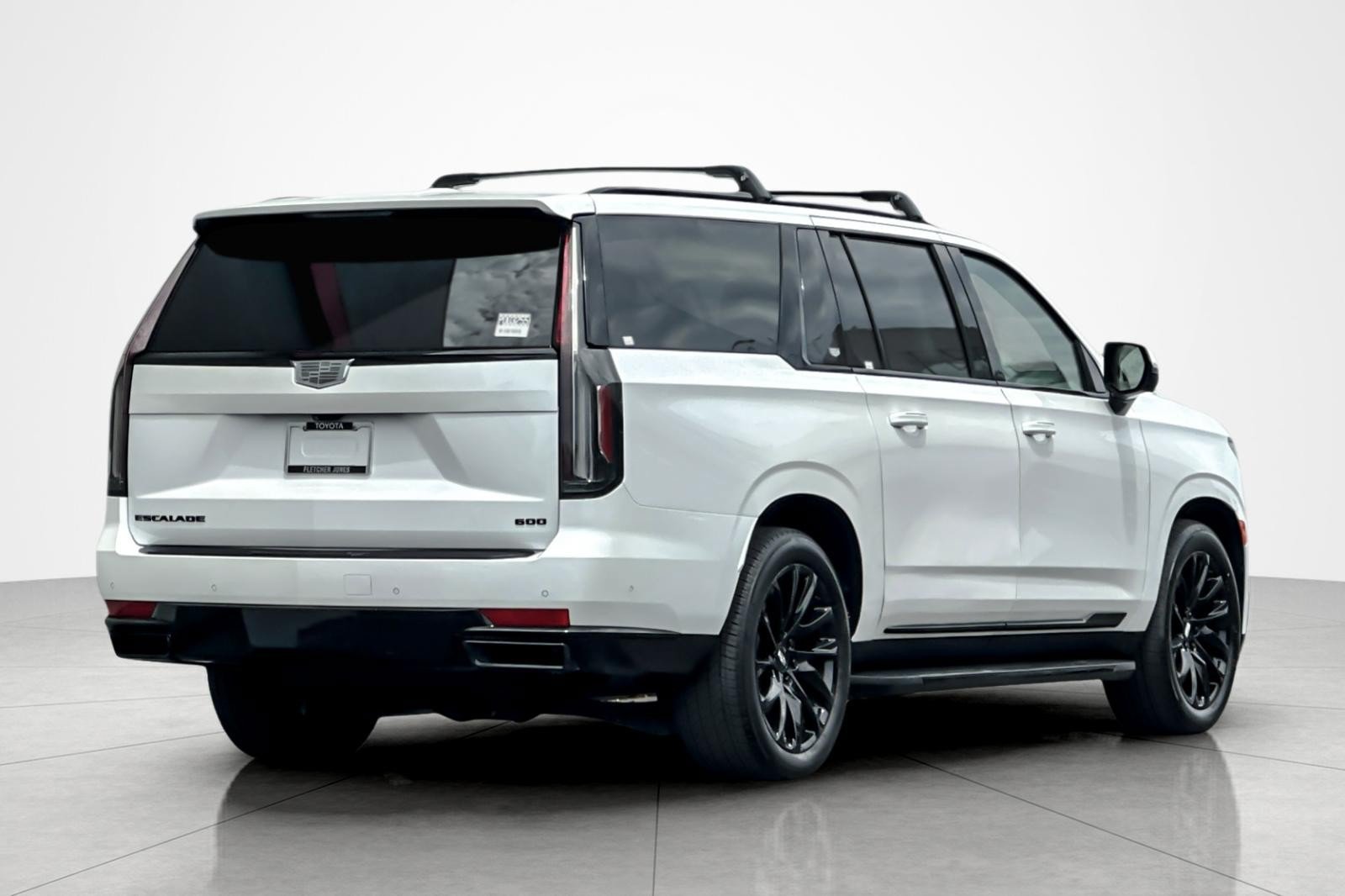Used 2024 Cadillac Escalade ESV Sport Platinum w/ LPO, ONYX Package AWD/4WD image 5