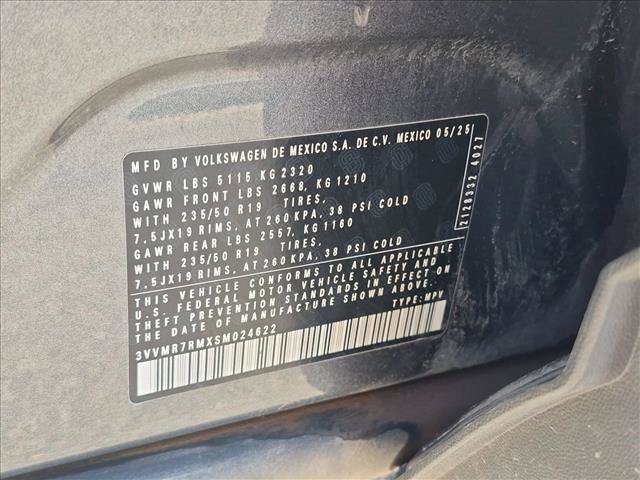 Used 2025 Volkswagen Tiguan SE AWD/4WD image 19