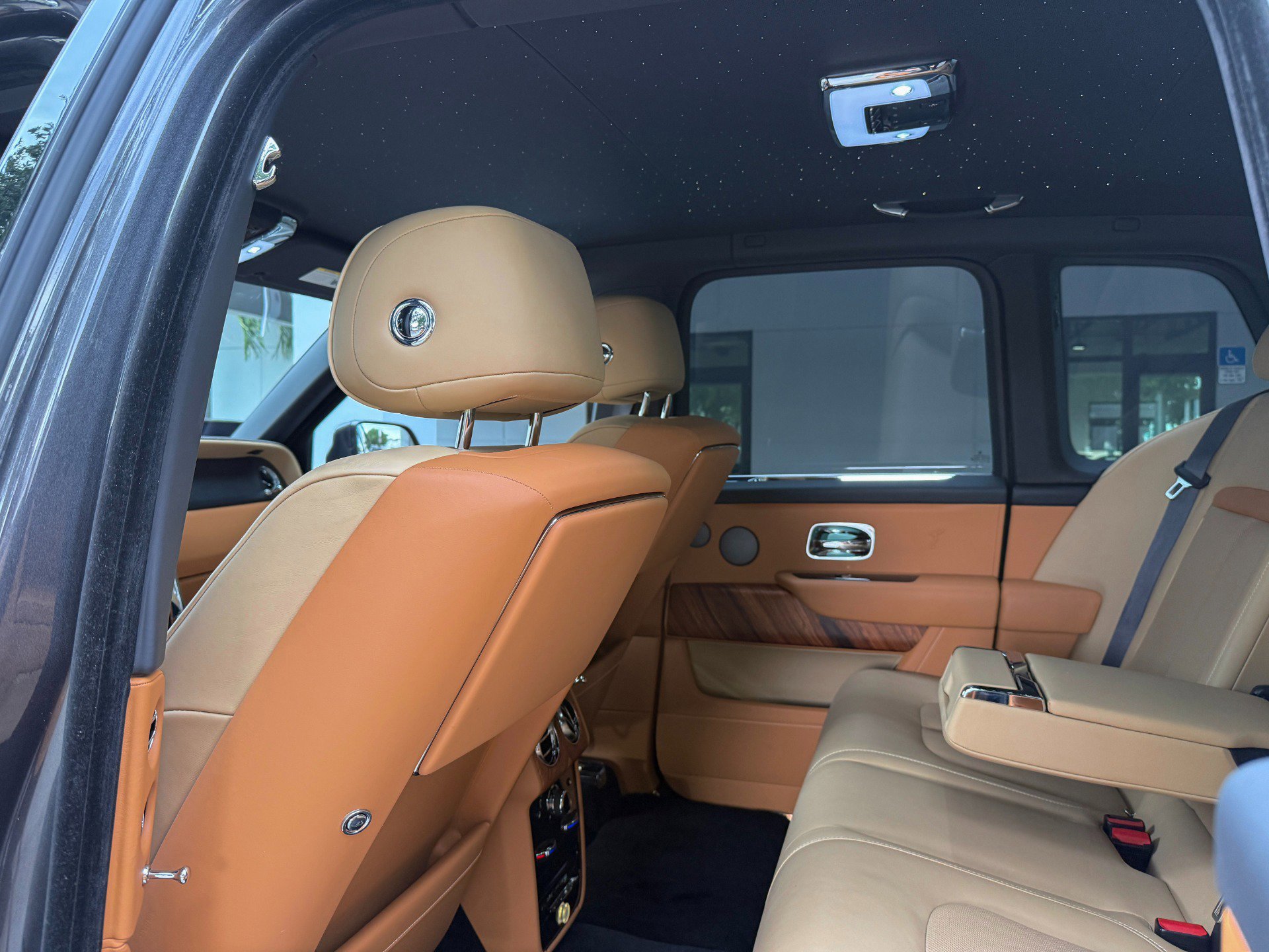 Used 2022 Rolls-Royce Cullinan AWD/4WD image 28