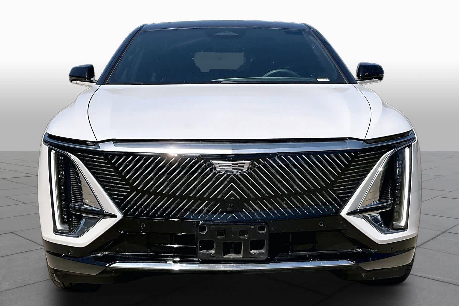 Used 2025 Cadillac Lyriq Luxury RWD image 3