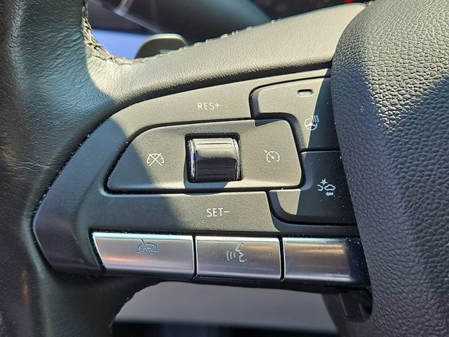 Certified 2022 Cadillac XT4 Luxury w/ Cold Weather Package FWD image 11