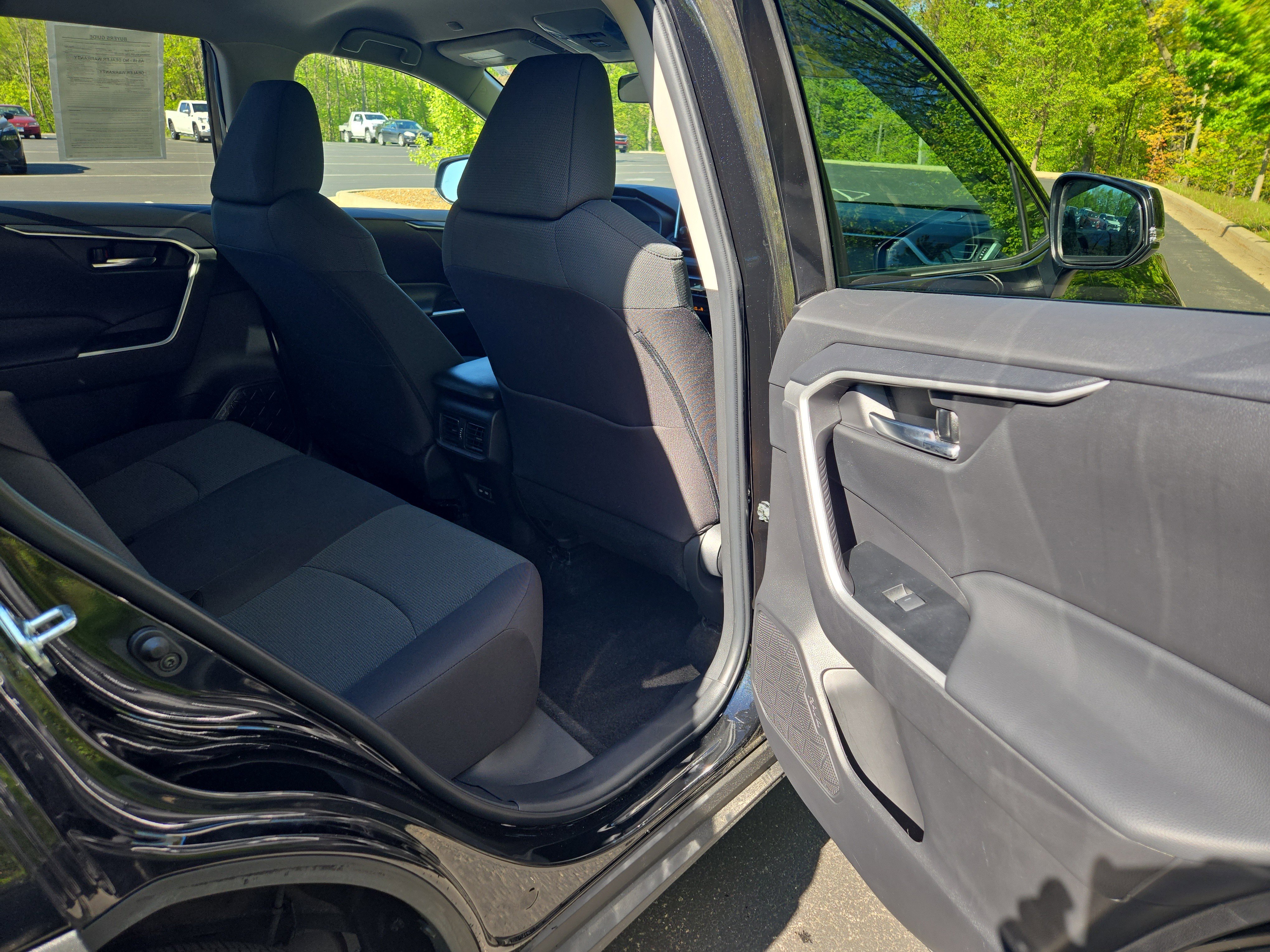 Used 2024 Toyota RAV4 XLE image 27