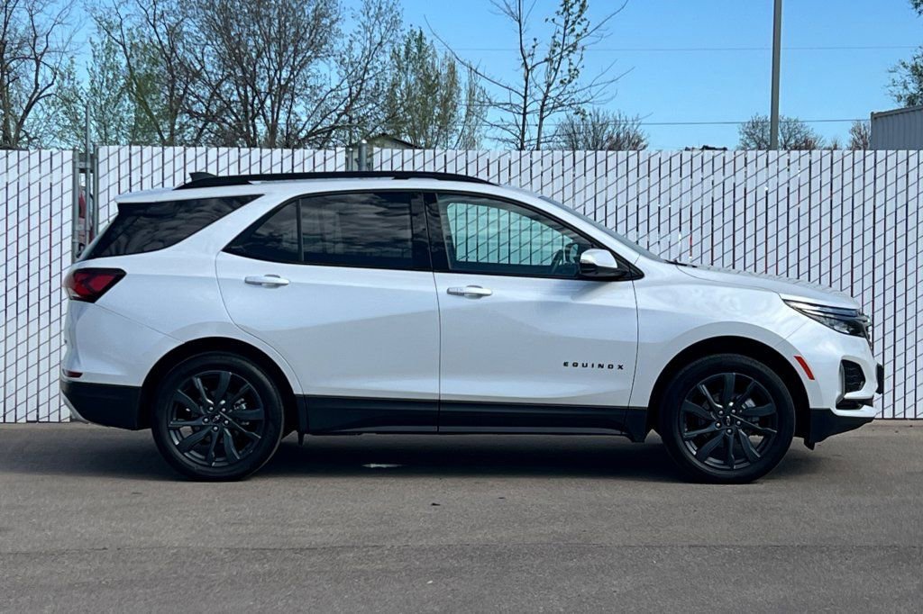 Used 2023 Chevrolet Equinox RS w/ RS Leather Package AWD/4WD image 3