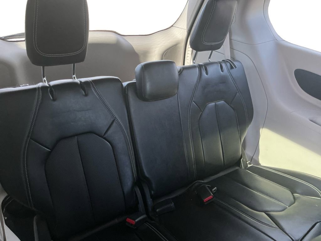 Used 2024 Chrysler Pacifica Select image 20
