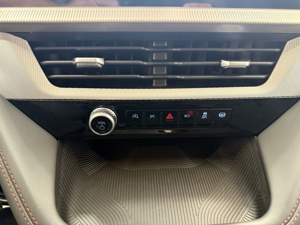 New 2025 Ford Explorer Active image 30