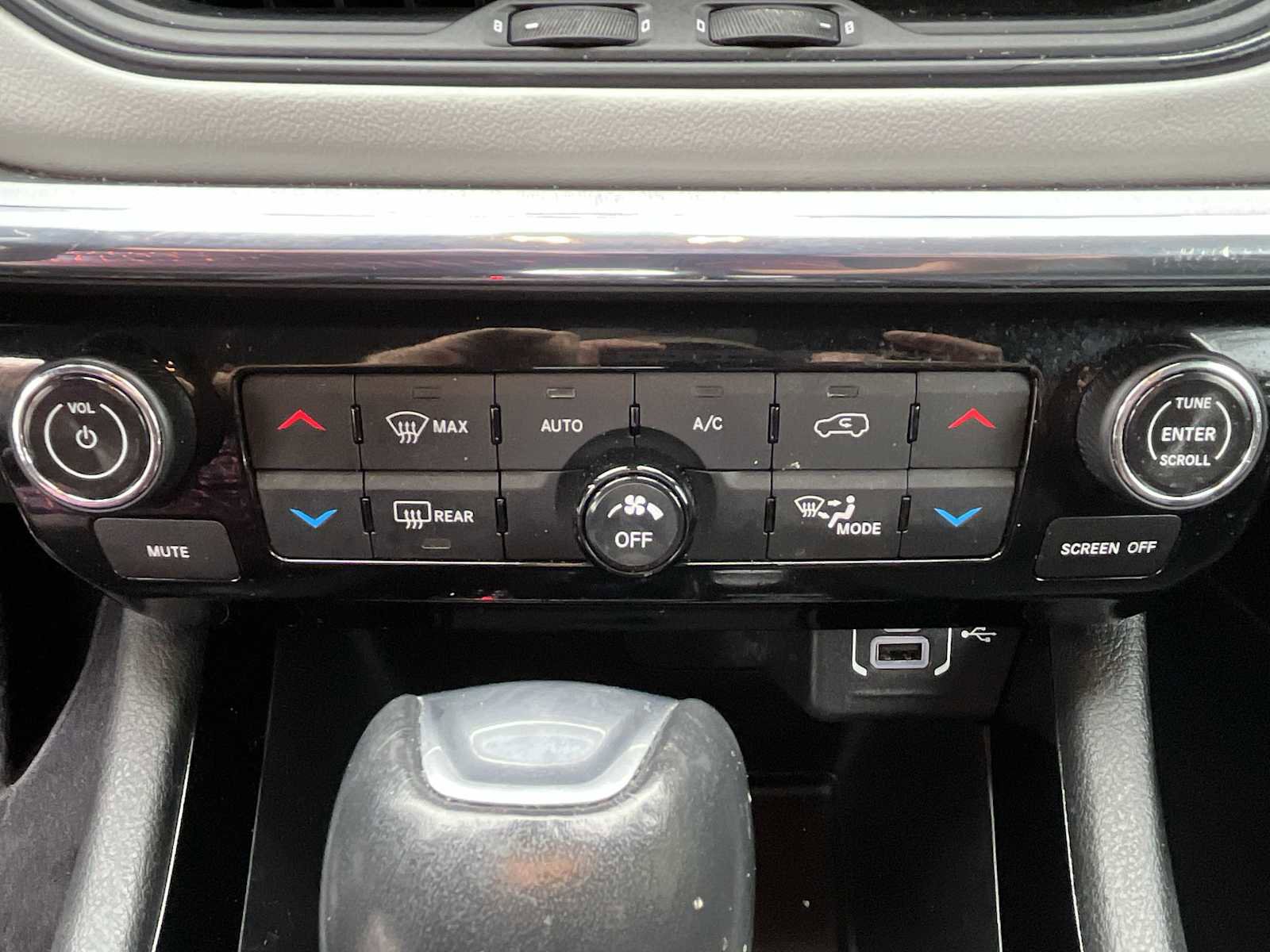 Used 2022 Jeep Compass Limited image 17