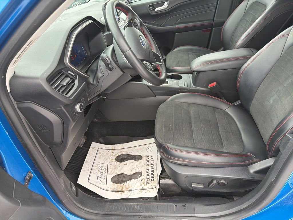 Used 2021 Ford Escape SEL w/ SEL Stealth AWD Package image 12