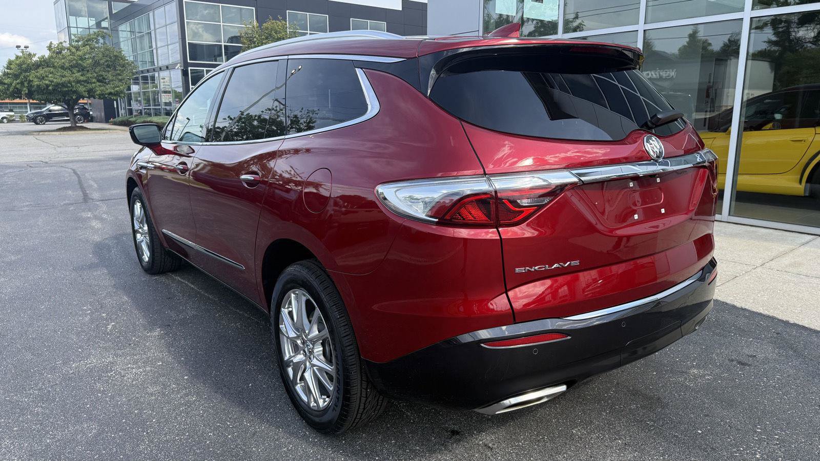 Used 2023 Buick Enclave Essence w/ Experience Buick Package FWD image 8