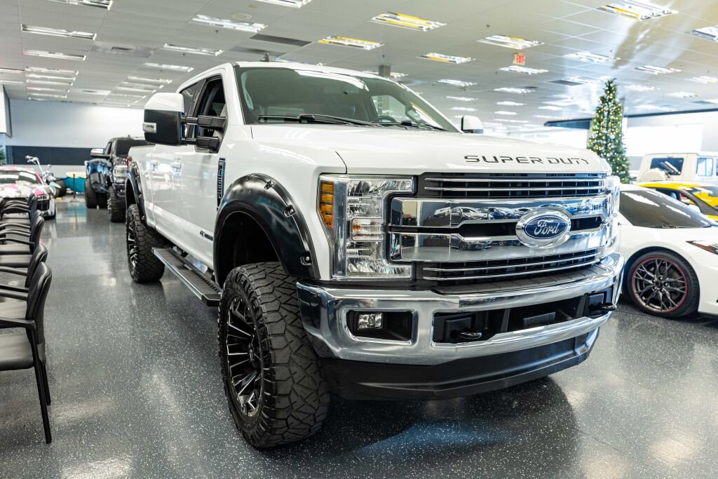 Used 2019 Ford F250 Lariat w/ Lariat Value Package image 4