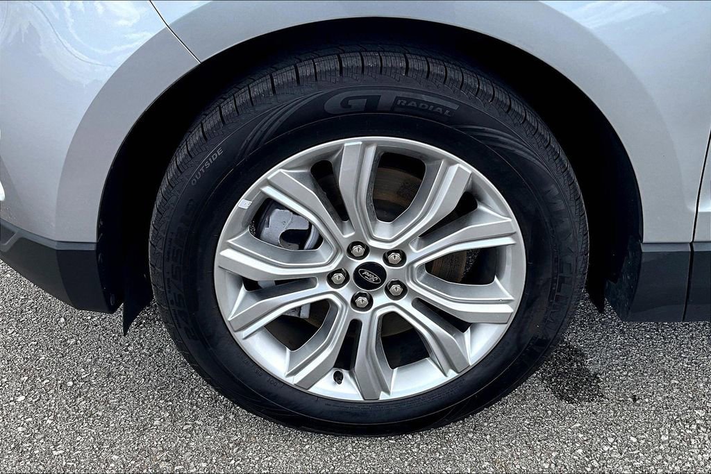 Used 2024 Ford Edge Titanium image 12