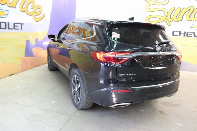 Used 2021 Buick Enclave Essence image 6