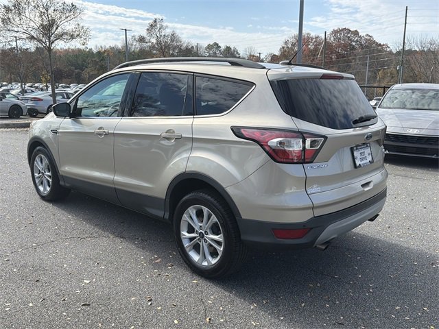 Used 2017 Ford Escape SE w/ Equipment Group 201A image 5