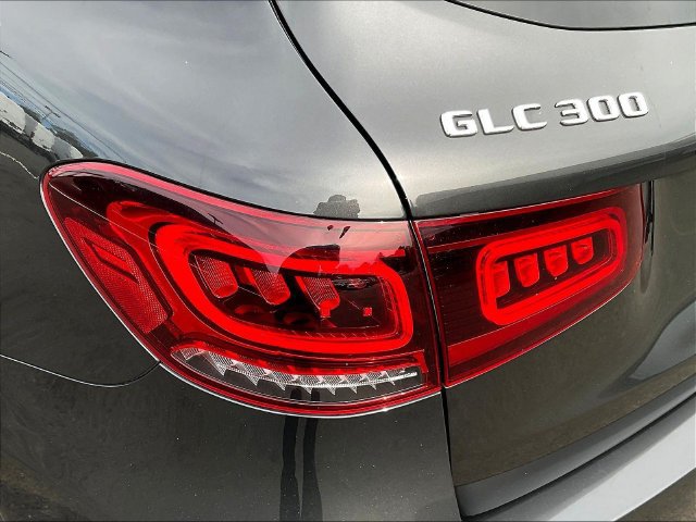 Used 2022 Mercedes-Benz GLC 300 4MATIC image 25