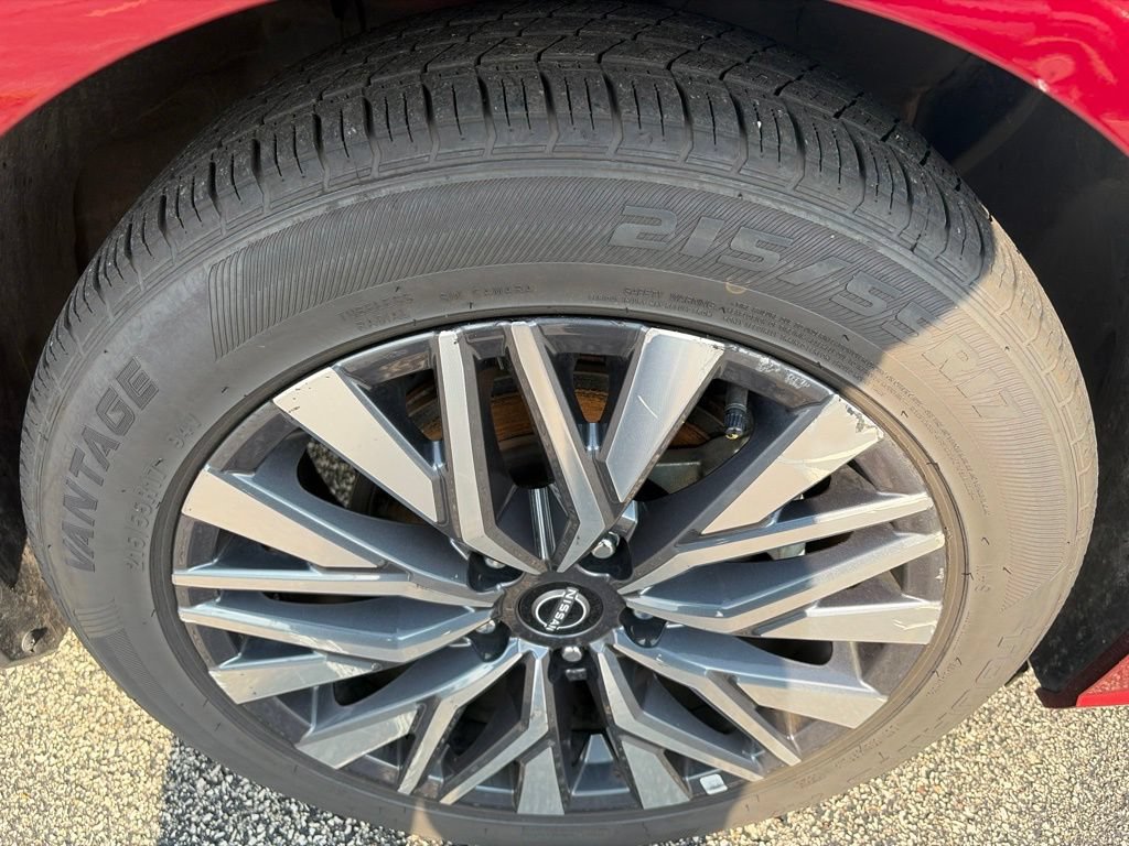 Used 2025 Nissan Altima 2.5 SV FWD image 33