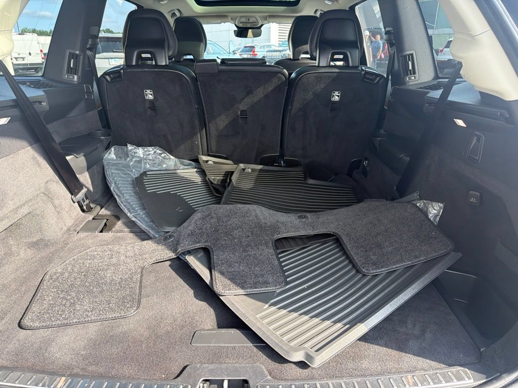 Used 2024 Volvo XC90 B5 Plus w/ Protection Package AWD/4WD image 4