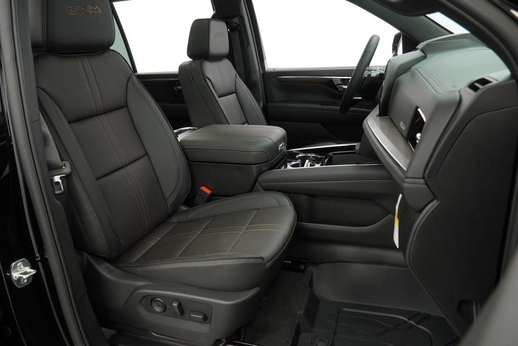 New 2026 Chevrolet Suburban High Country w/ Sun And Tow Package AWD/4WD image 34