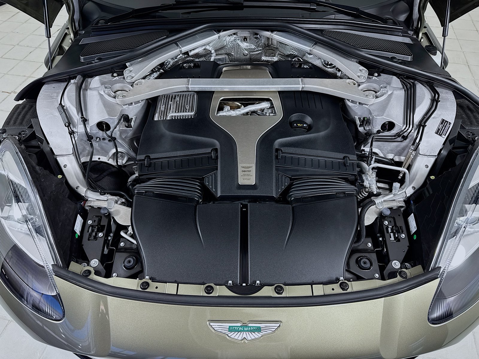 Used 2025 Aston Martin DBX 707 AWD/4WD image 30
