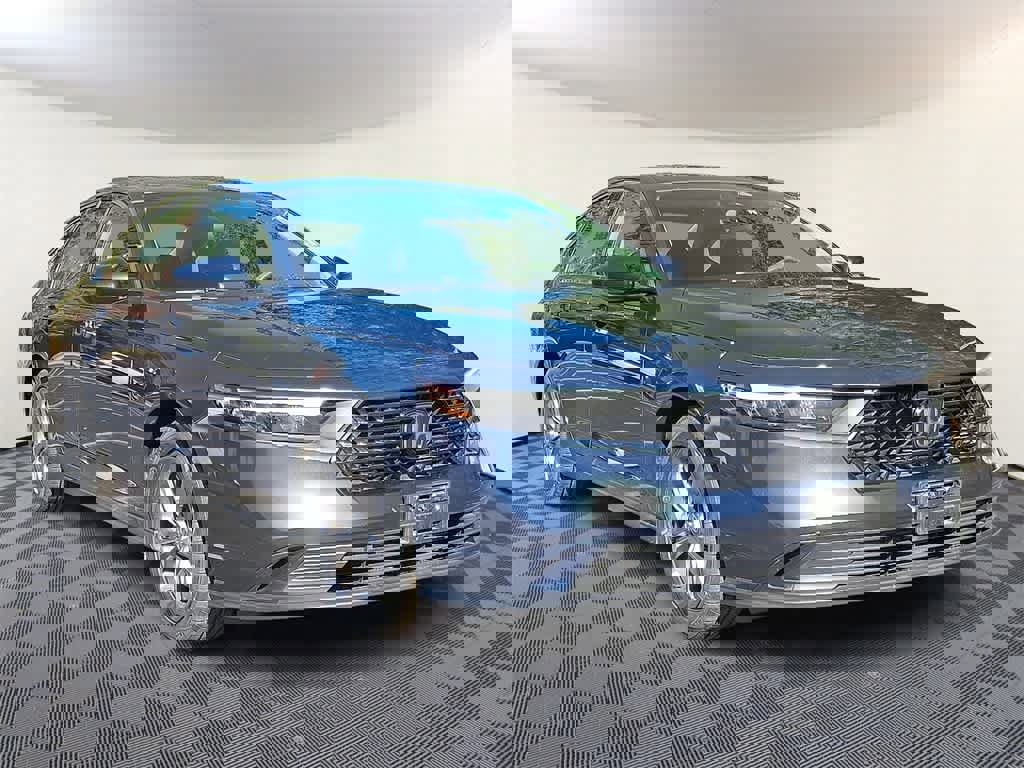 Certified 2024 Honda Accord EX image 3