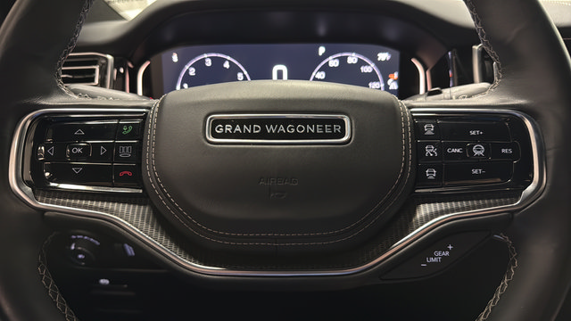 Used 2022 Jeep Grand Wagoneer Series II AWD/4WD image 16
