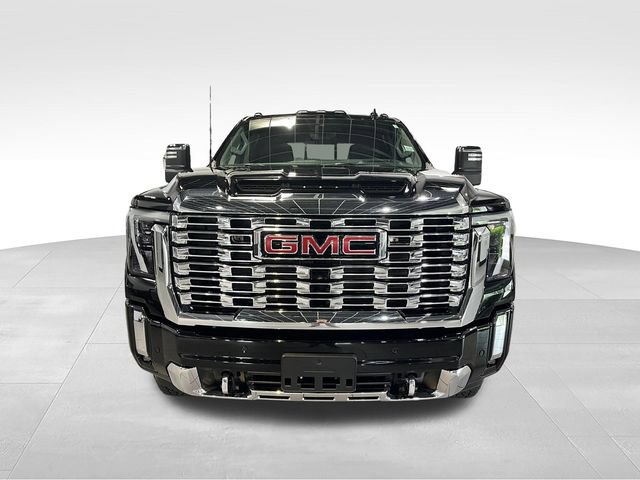 Used 2025 GMC Sierra 2500 Denali w/ Technology Package AWD/4WD image 2