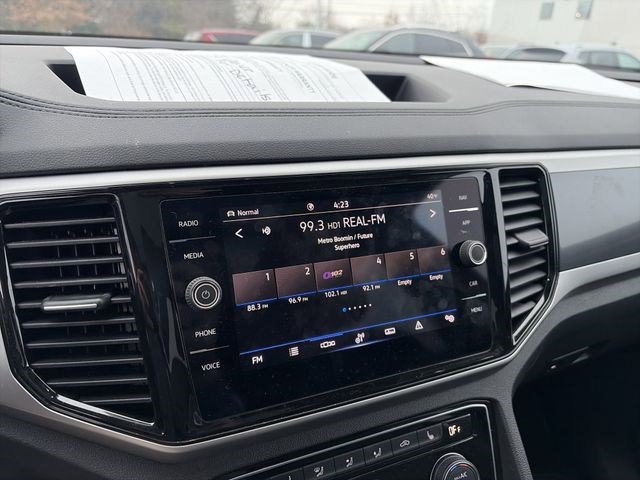 Used 2023 Volkswagen Atlas SEL R-Line image 30