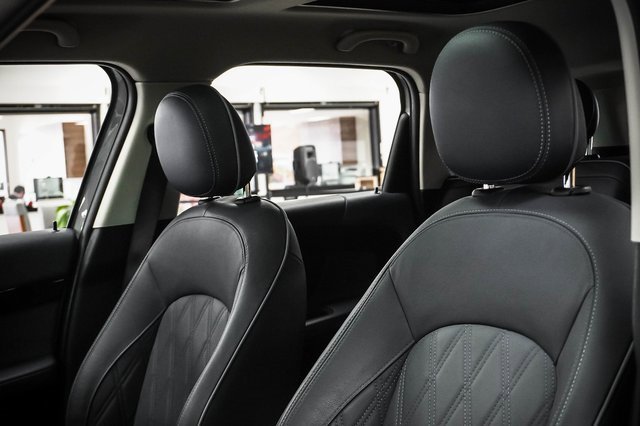 Used 2022 MINI Cooper Countryman S w/ Premium Package image 10
