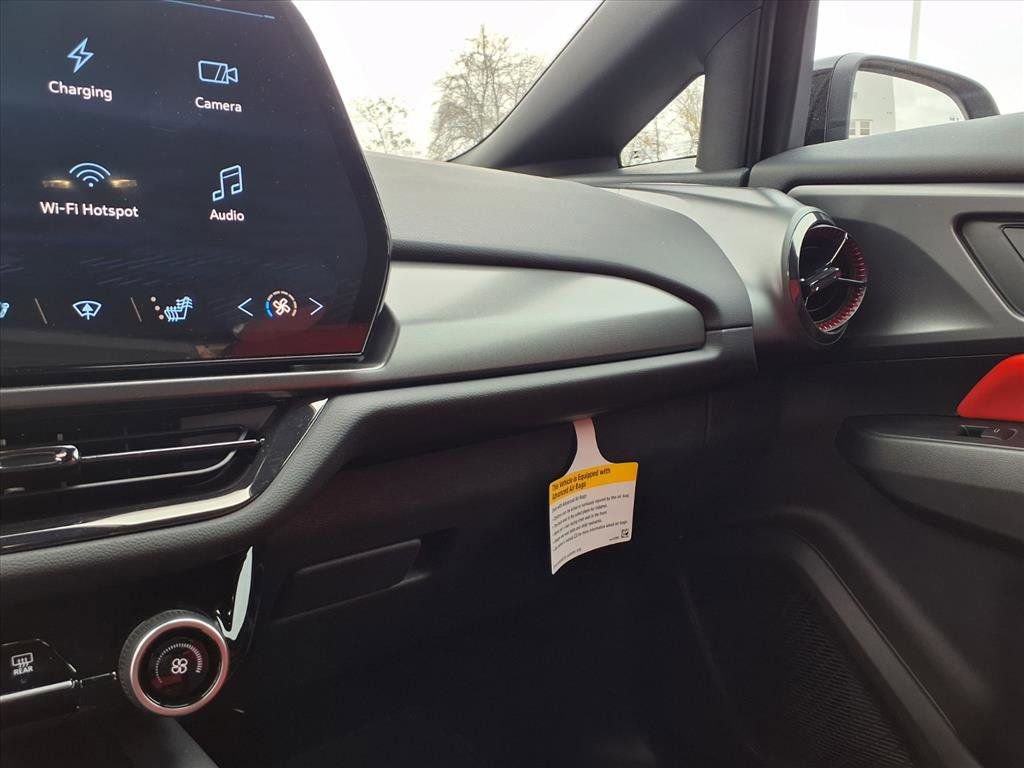 Used 2025 Chevrolet Equinox EV RS image 18