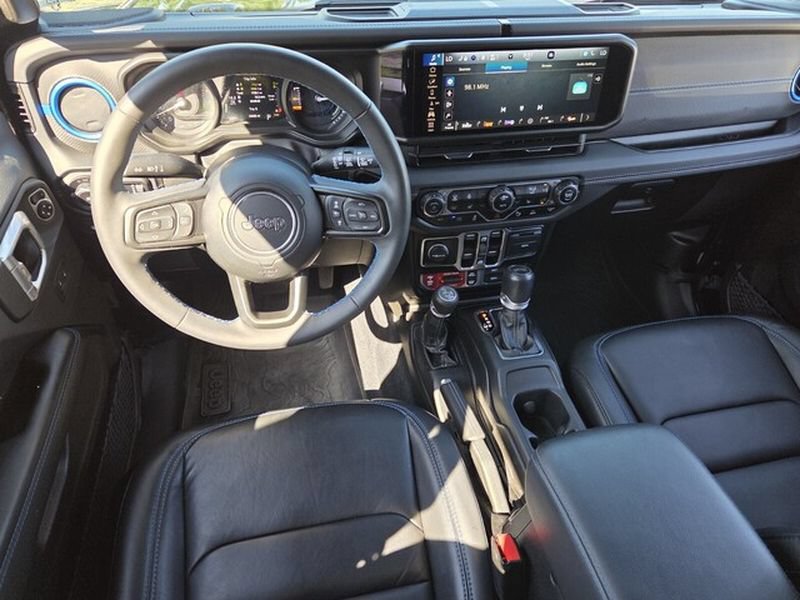 Used 2024 Jeep Wrangler Unlimited Rubicon 4xe AWD/4WD image 9
