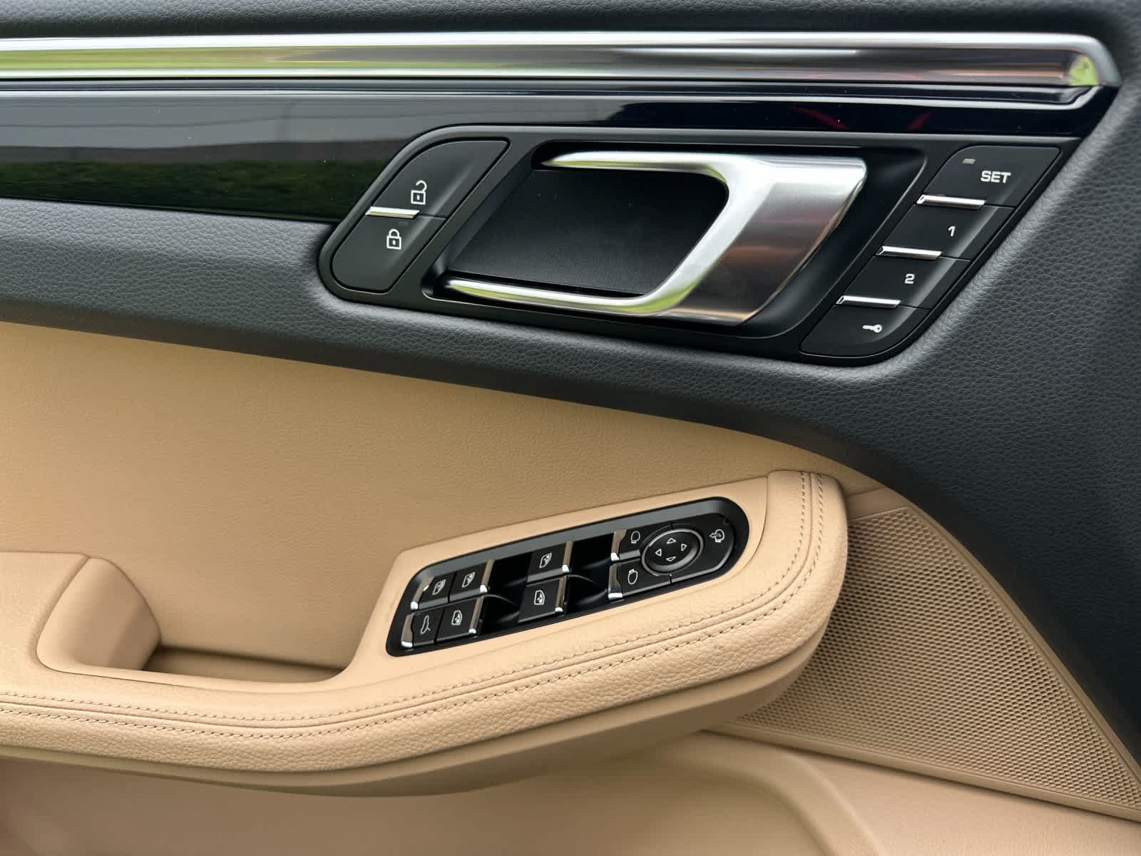 New 2026 Porsche Macan AWD/4WD image 12