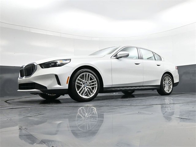 Used 2024 BMW 530i w/ Convenience Package image 30
