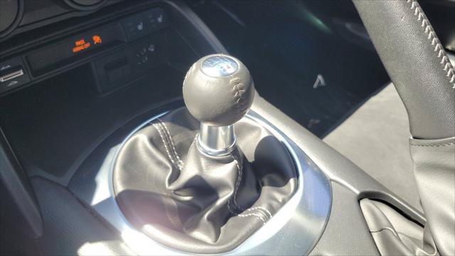 Used 2022 MAZDA MX-5 Miata Club RWD image 26