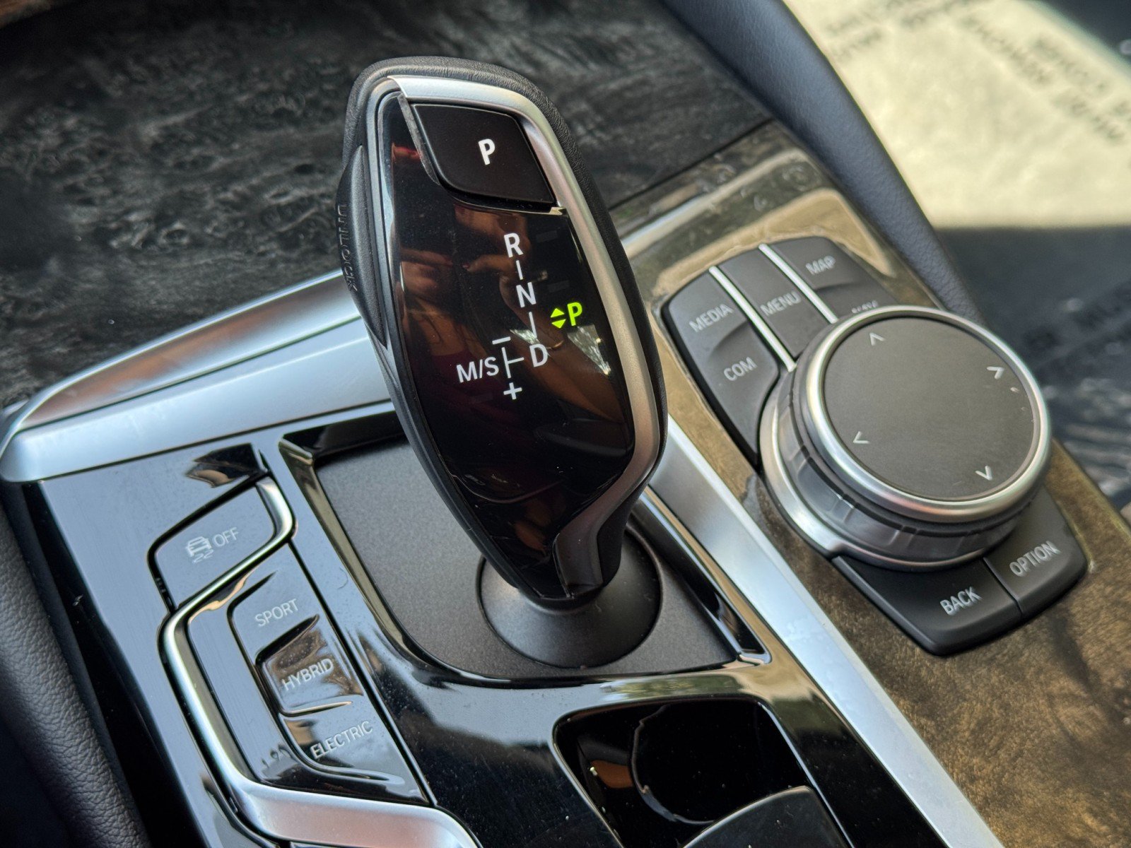 Used 2022 BMW 530e w/ Premium Package RWD image 32