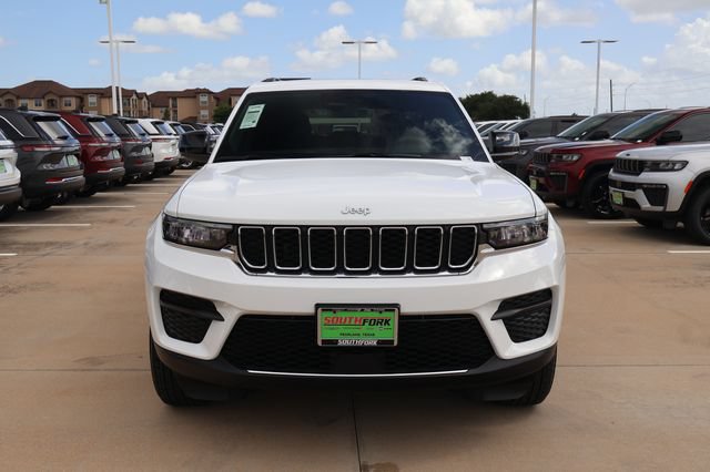 New 2026 Jeep Grand Cherokee Laredo X RWD image 2