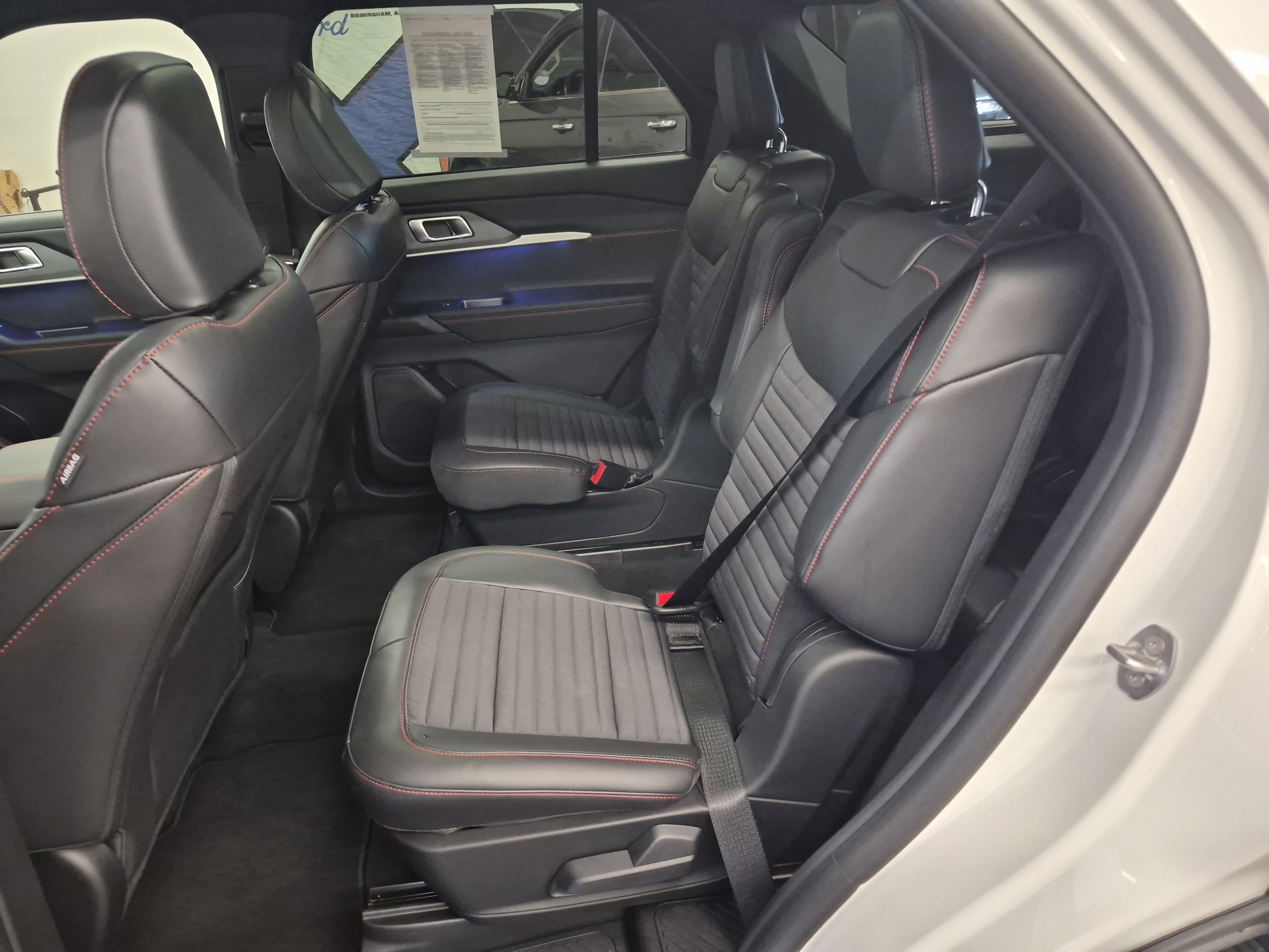Used 2025 Ford Explorer ST-Line w/ Premium Package AWD/4WD image 17
