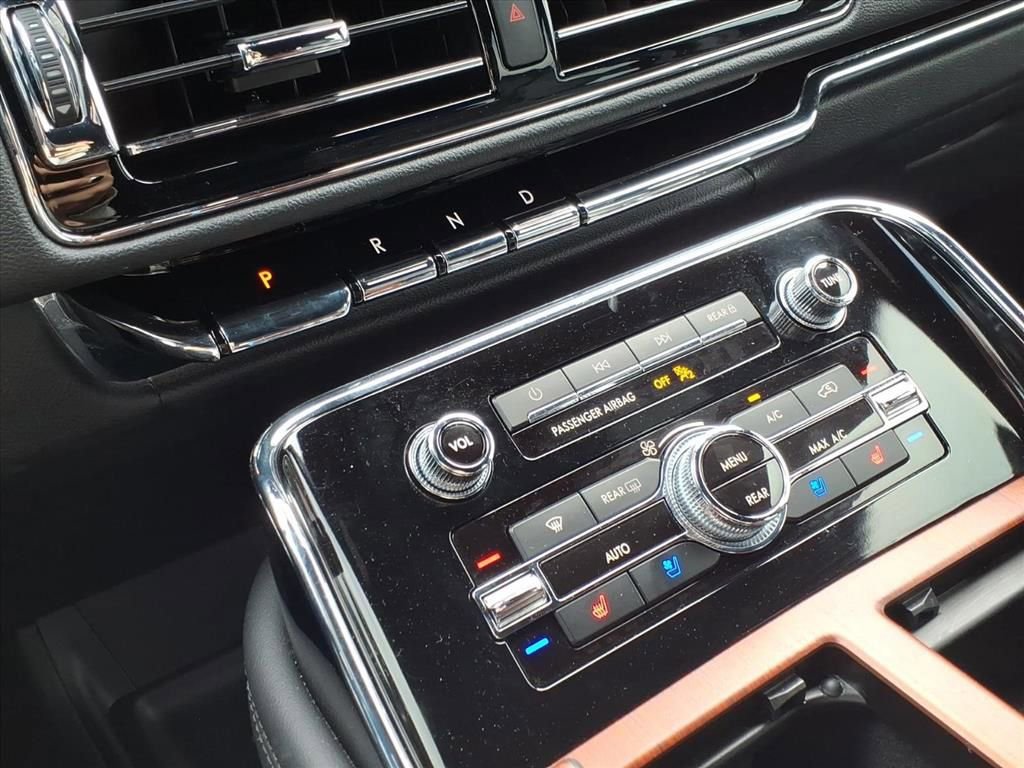 Used 2024 Lincoln Navigator Reserve image 24