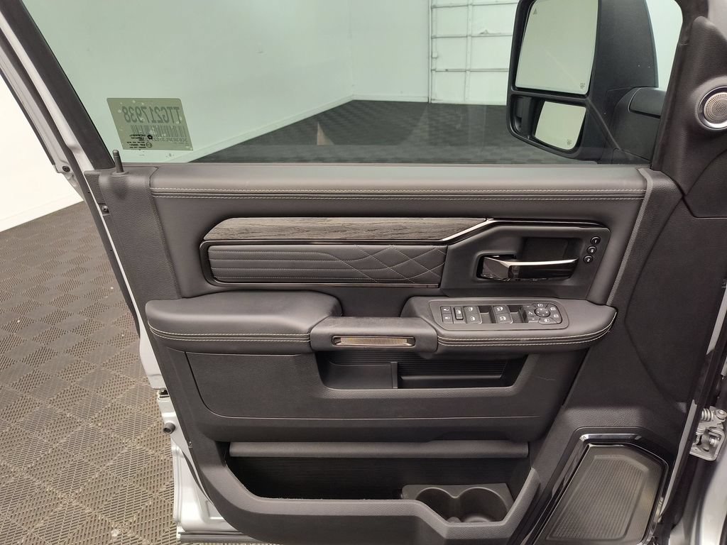 Used 2026 RAM 3500 Limited AWD/4WD image 19